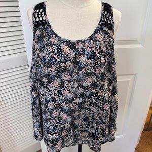 Torrid sleeveless blouse